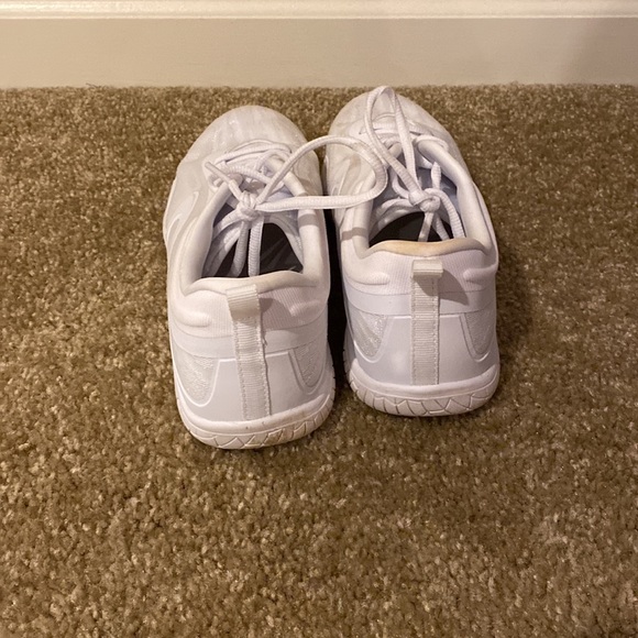 Women’s BCG Layout 2.0 Cheer Shoes White 10 - Picture 3 of 5